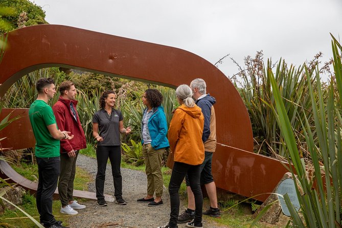 Stewart Island: Village and Bays Tour - Starting at The Red Shed in Oban