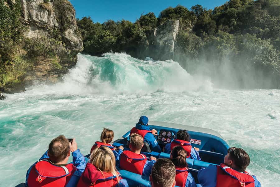 Taupō: Huka Falls 30-Minute Jet Boat Experience - Huka Falls Jet Boat compared with seeing the falls from shore