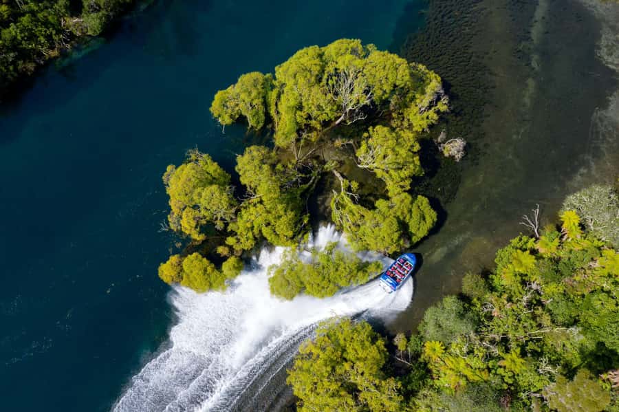 Taupō: Huka Falls 30-Minute Jet Boat Experience - Practical tips for a smoother ride