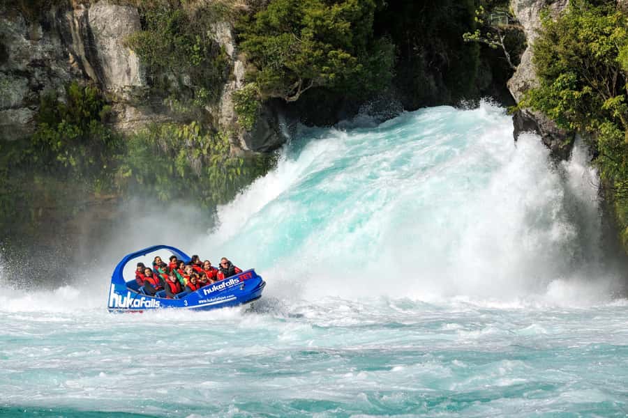 Taupō: Huka Falls 30-Minute Jet Boat Experience - Racing through the Waikato River scenery