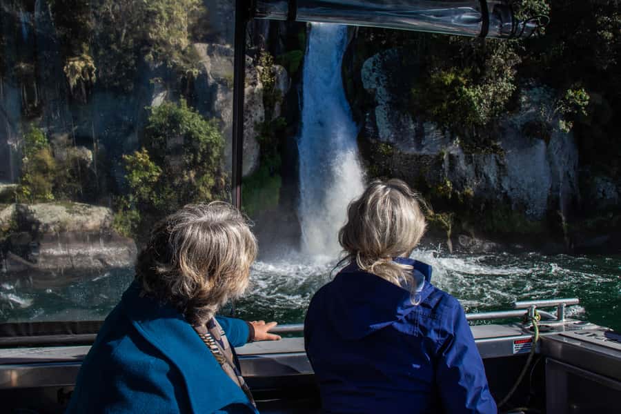 Taupo: Lake Taupo Western Bays Catamaran Tour with Bush Walk - Key points to know before booking