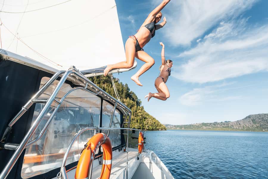 Taupo: Māori Rock Carvings Lake Taupo Catamaran Tour - The freshwater swim stop