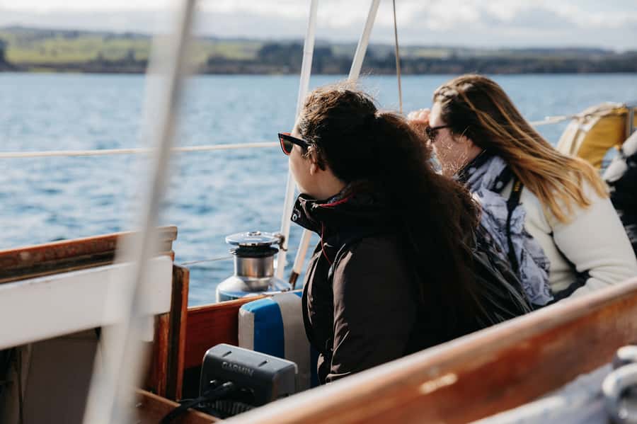 Taupō: Sail Barbary Eco Sailing to the Maori Rock Carvings - Starting in Taupō with a short safety briefing