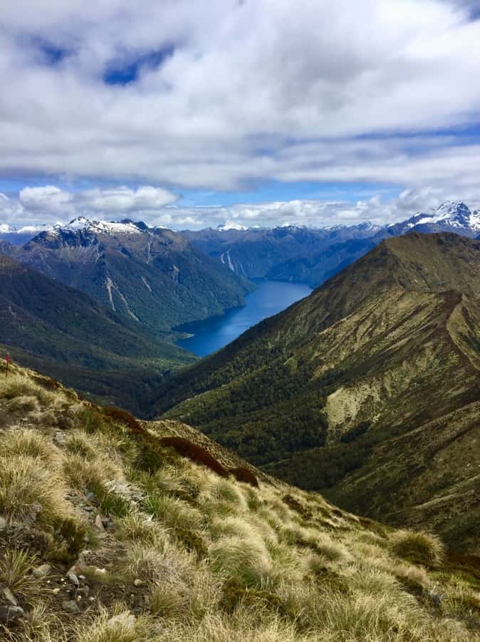 Te Anau: 30-Minute Fiordland National Park Scenic Flight - Touching down beside a mountain tarn