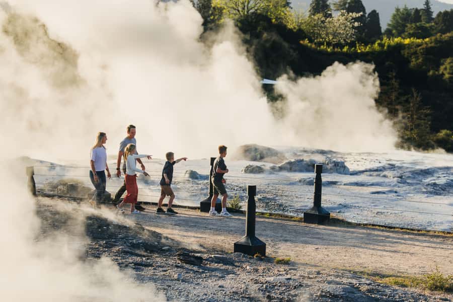 Te Puia: Te Rā Guided Day Tour - The Māori Arts and Crafts Institute is more than a gallery
