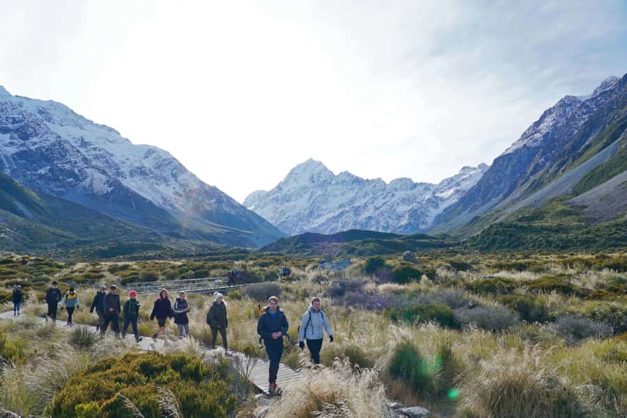 Tekapo Shuttle: Mt Cook Day Tour via Pukaki & Tasman Lake - Peter’s Lookout and the first view of Lake Pukaki