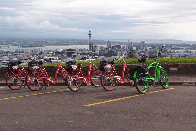 The Classic: our most popular electric bike tour of Auckland's Highlights - What the headset changes