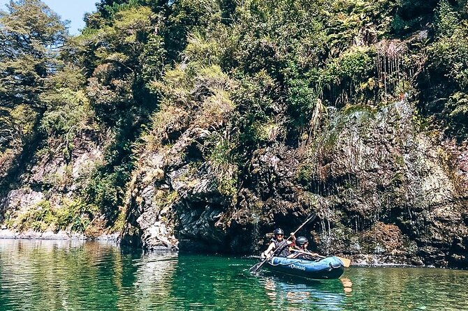 The Hobbit Barrel Run Rafting Tour on the Pelorus River - Getting ready with a wetsuit and safety gear