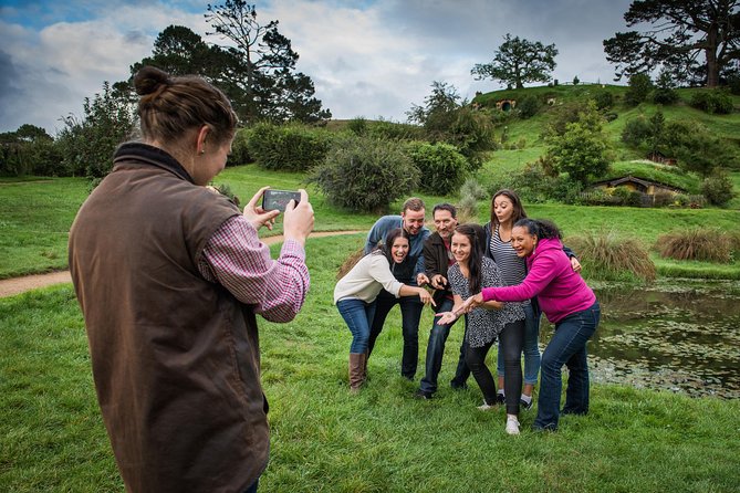 The Hobbiton Movie Set Small-Group Guided Tour from Auckland - The Auckland to Matamata drive