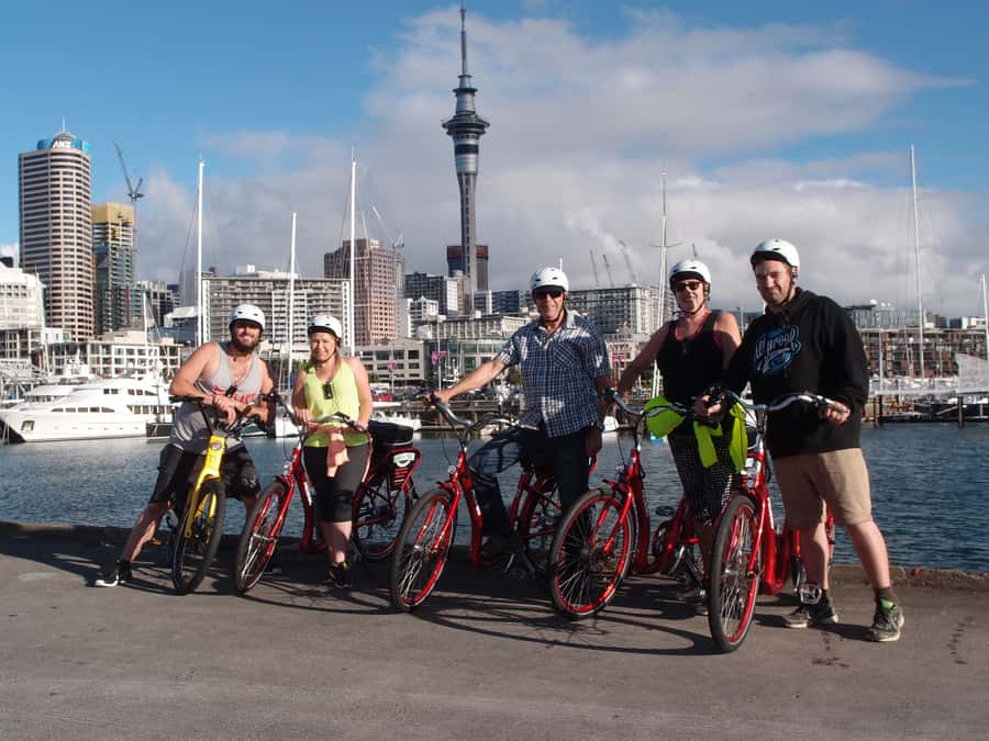 The Inside Loop: See Auckland's Coolest Neighbourhoods - Climbing Grafton Gully with the motor doing the work