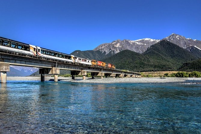 TranzAlpine Train, Arthur's Pass and Castle Hill Day Trip - Lake Pearson and the return by minibus