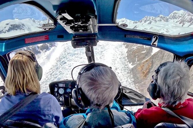 Ultimate Discovery: 3 Glaciers & Snow Landing – 45min - What the snow landing adds
