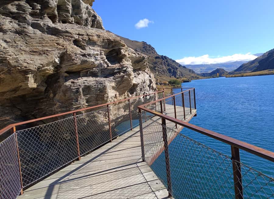 Ultimate Lake Dunstan Bike Hire, Shuttles And Boat Return - Why the 42km Cromwell to Clyde ride works so well