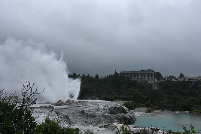 Volcanic Rotorua Day Trip from Auckland - Lake Rotorua and the Government Gardens round out the day