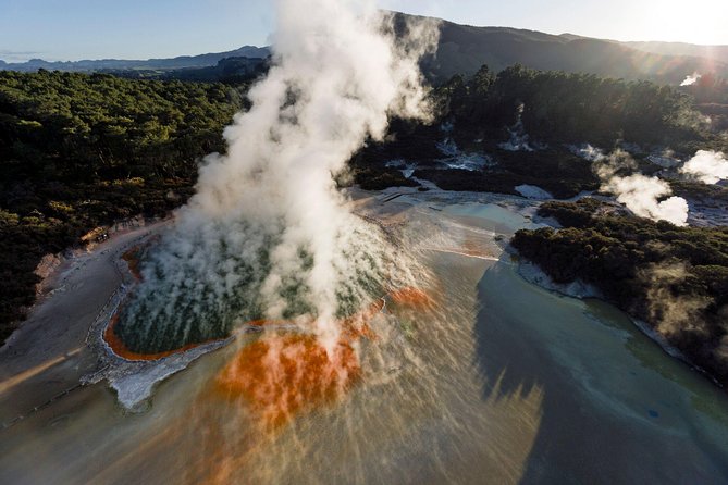 Wai-O-Tapu Thermal Wonderland, Rotorua, New Zealand - What makes Wai-O-Tapu different from a regular hot spring