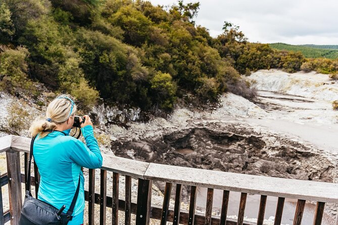 Wai-O-Tapu Thermal Wonderland, Rotorua, New Zealand - The colors, the smell, and the photographs
