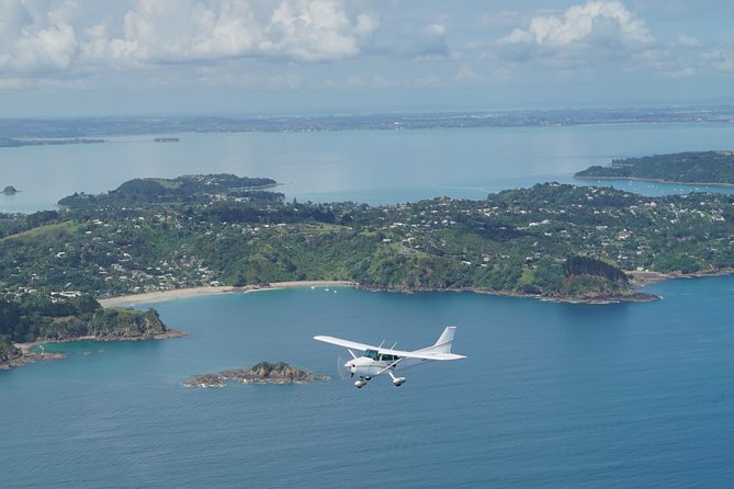 Waiheke Island - Fly and Dine (from North Shore Airport) - The Cessna 172 flight from Auckland