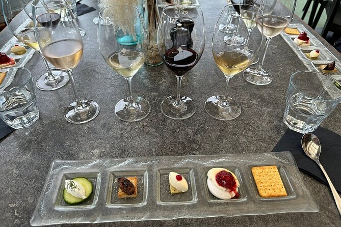Waiheke Island Gourmet Food and Wine Tour - Casita Miro brings wine, mosaics, and lunch together
