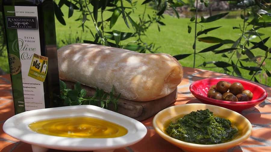 Waiheke Island Gourmet Food and Wine Tour with Platter Lunch - Key points at a glance