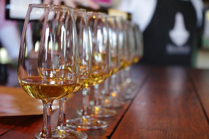 Waiheke island Wine Tours - PREMIUM wine tasting MAX 11 clients ! - Premium tastings without the driving problem