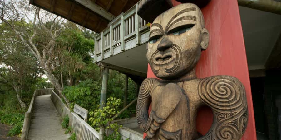 Waitakere Ranges Wilderness Experience Tour from Auckland - Arataki Visitor Centre and the Maori carvings