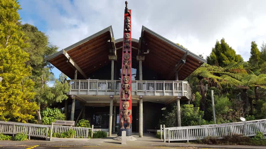Waitakere Ranges Wilderness Experience Tour from Auckland - Piha Beach and the power of the west coast