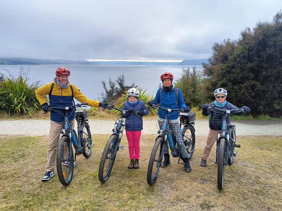 Wānaka And Hāwea: Trail Ride on Bike or E-Bike - Along the Hāwea River to Albert Town