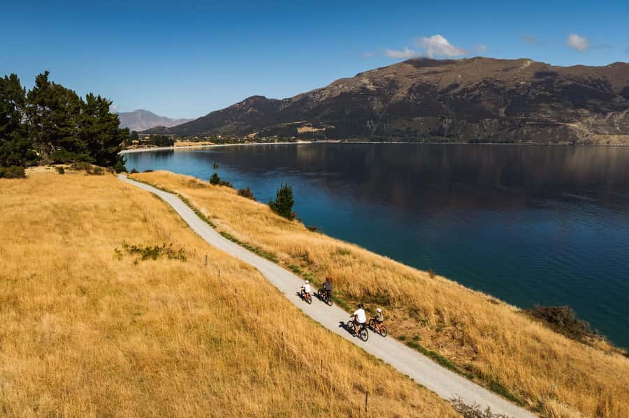 Wānaka: Gladstone Track and Wanaka Trails on Bike or eBike - Who Will Enjoy This Ride Most?