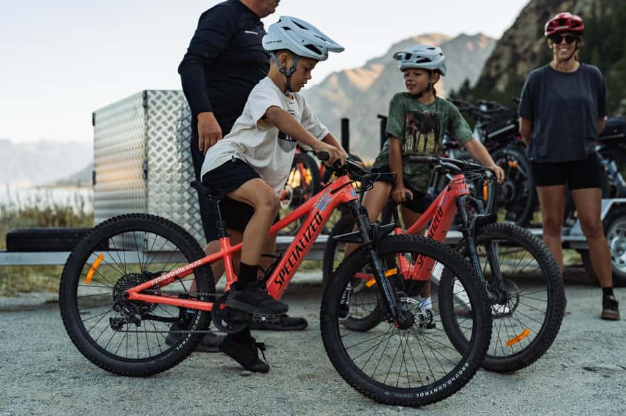 Wānaka: Gladstone Track and Wanaka Trails on Bike or eBike - From Ardmore Street to Lake Hāwea