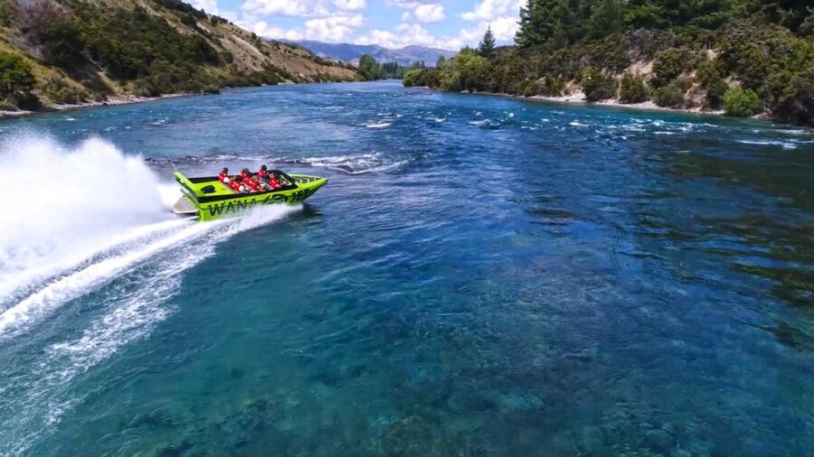 Wanaka: Jet Boat Ride on Clutha River - The guide makes a major difference