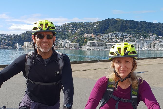 Wellington Guided eBike Tour-Cruise Shore Excursion - The café stop at Cog Park