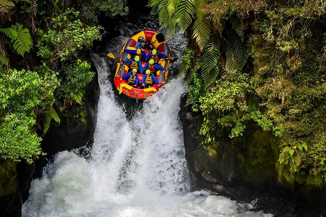 White Water Rafting - Kaituna Cascades, The Originals - Getting fitted out for the river