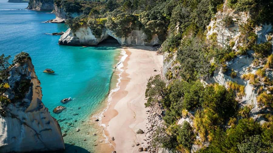 Whitianga: 2-Hour Cathedral Cove and Volcanic Coast Cruise - How comfortable is the boat?
